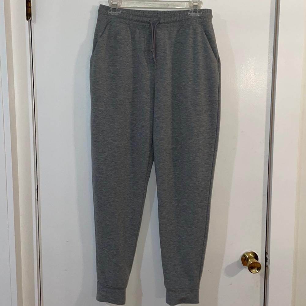 Medium mens athletic Dri works lounge pants gray in iOS condition